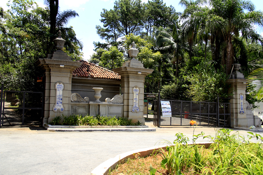 Entrada do Parque Estadual Alberto Löfgren (Horto Florestal de São Paulo), localizado na zona norte da capital paulista.